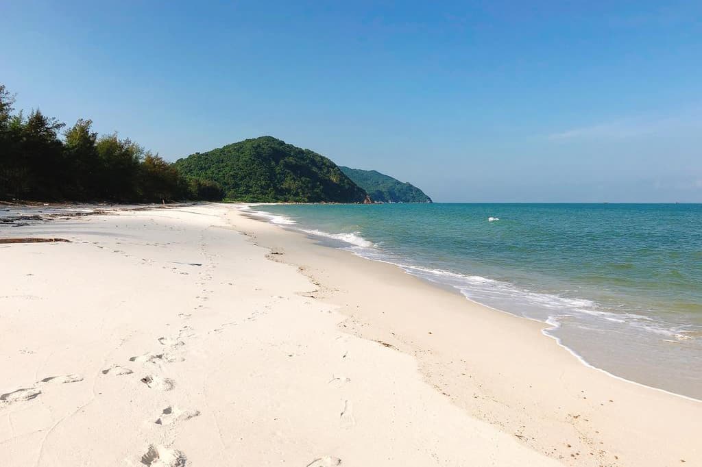 Minh Chau Beach in Quan Lan Island