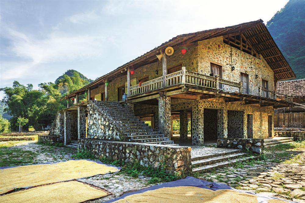 Khuoi Ky Stone Village