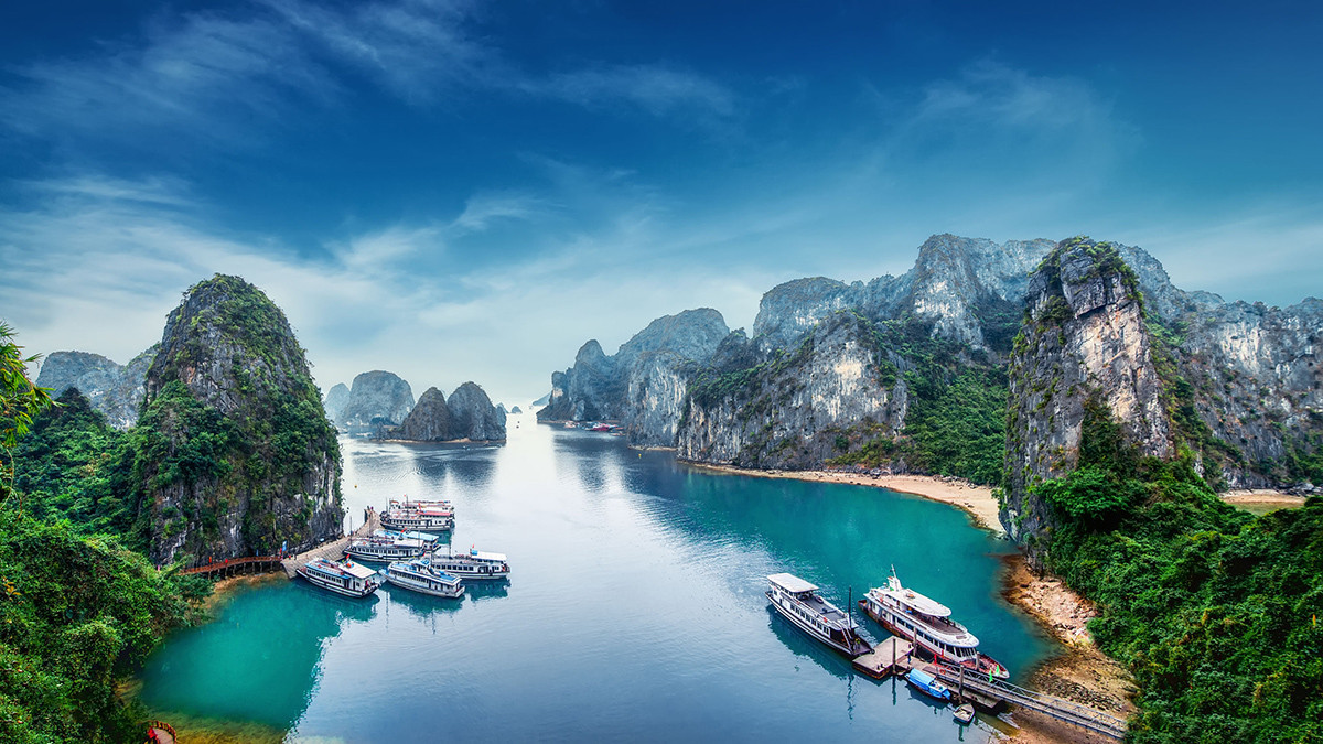 The beauty of Lan Ha Bay