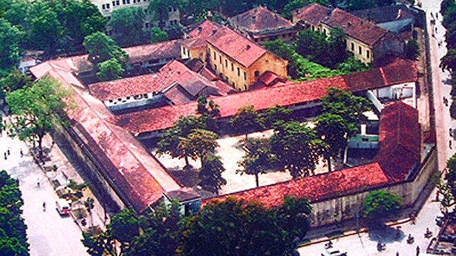 Hoa Lo Prison in the past