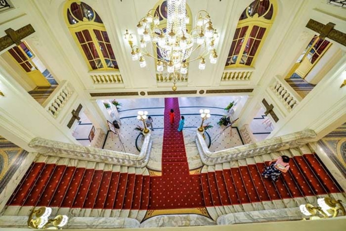 Main lobby in Hanoi Opera House