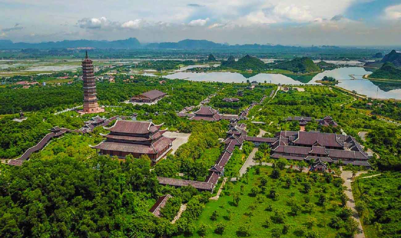 Overview Bai Dinh Pagoda in Ninh Binh