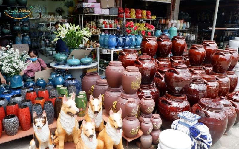 Bat Trang Ceramic Market