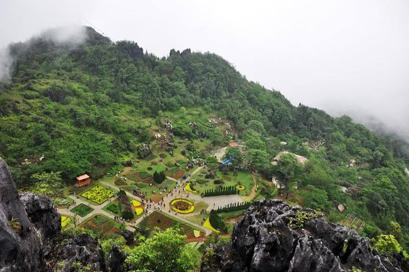 Overview Ham Rong Mountain Sapa