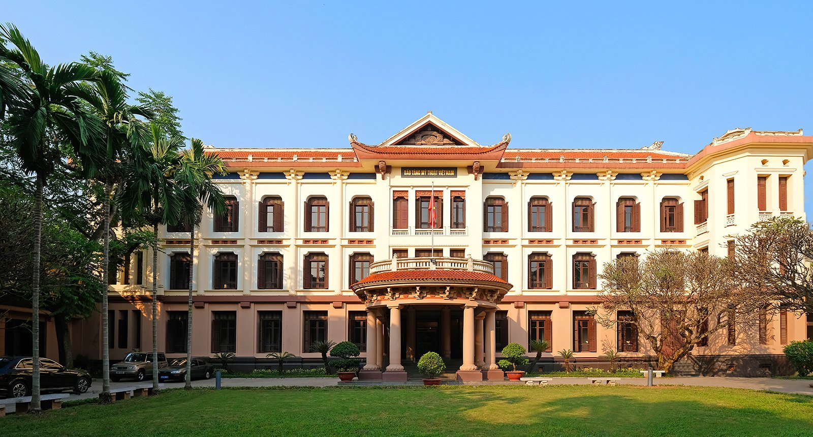 Overview Vietnam Fine Arts Museum