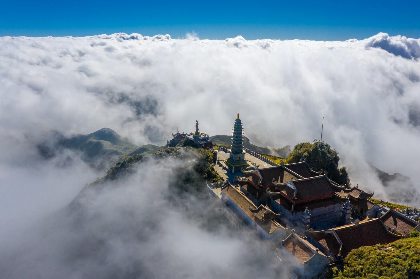 The pagodas, Zen Monasteries along the way to Fansipan Peak