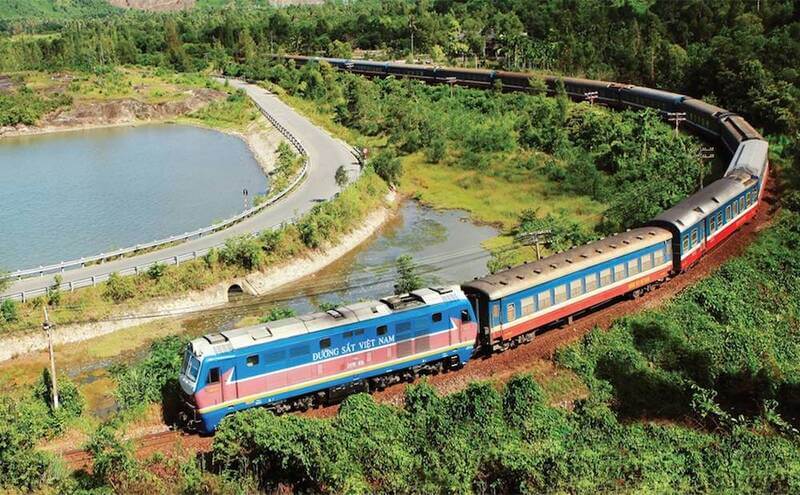 Train from Hanoi to Ninh Binh