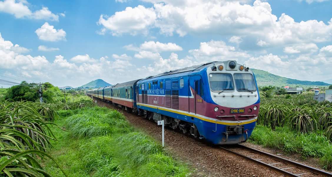 Train from Hanoi to Sapa