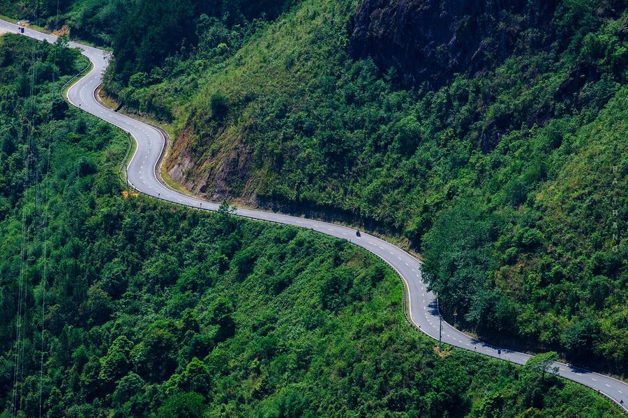 Winding and dangerous roads and passes