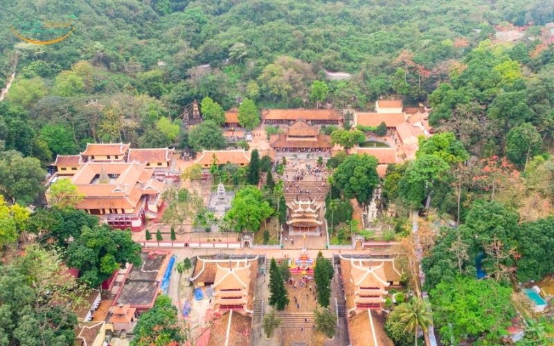 Overview Perfume Pagoda