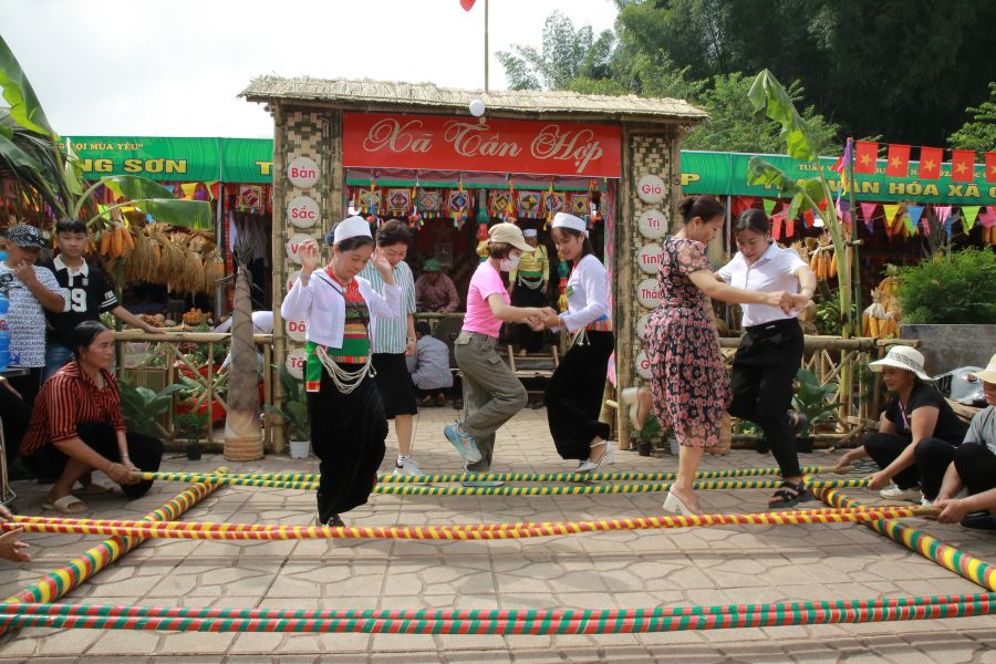 Experience culture of Moc Chau's people