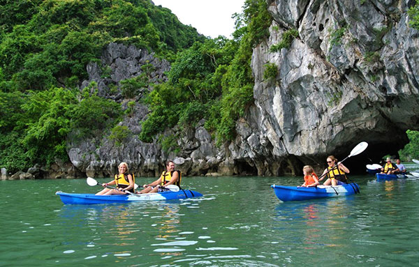 Kayaking on Luon Cave