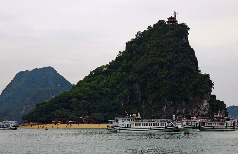 Many cruises stop at Titop Island