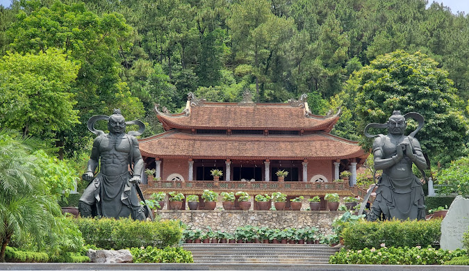 Tam Bao building at Dia Tang Phi Lai Tu Pagoda