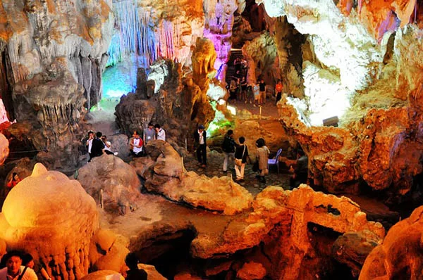 The mysterious beauty of Me Cung Cave