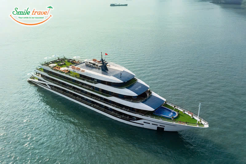 Doria Cruise has two overnight tours on Ha Long Bay