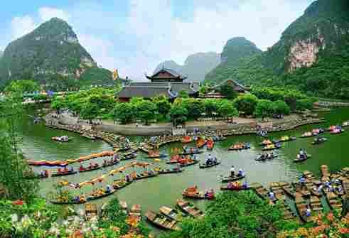 Tourist attraction Trang An
