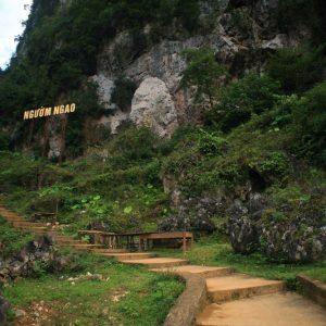 Nguom Ngao Cave