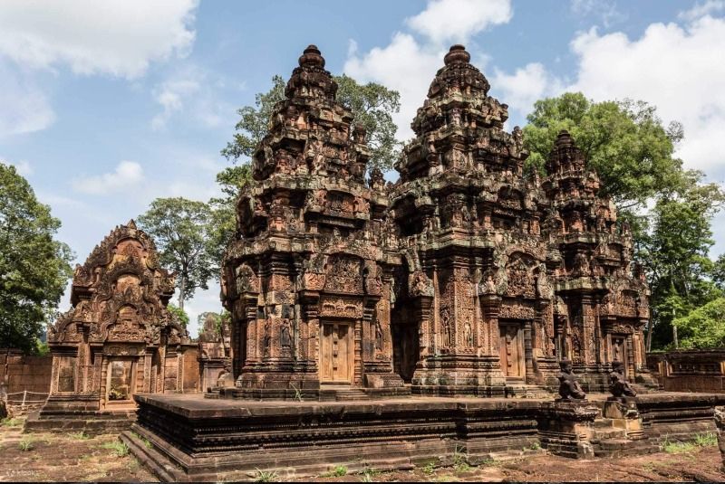 Banteay Srei temple - 4D3N tour in Siem Reap Cambodia Banteay Srei temple - 4D3N tour in Siem Reap Cambodia