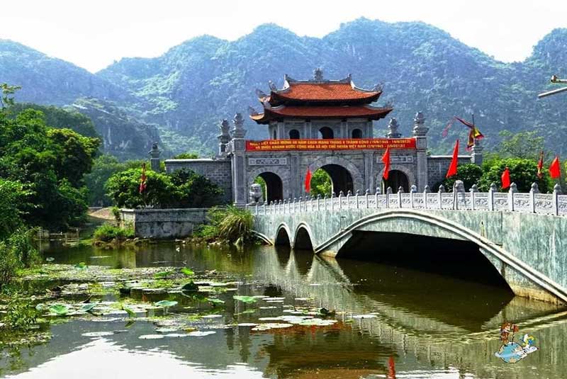 Hoa Lu ancient capital is the first destination in the 1 day Hoa Lu Tam Coc Mua Cave tour Hoa Lu ancient capital is the first destination in the 1 day Hoa Lu Tam Coc Mua Cave tour