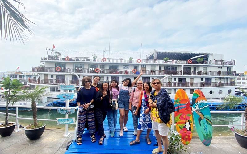 The average cruise price can range from 150 - 600 USD/tour
