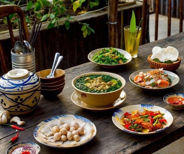 Eating in Vietnam