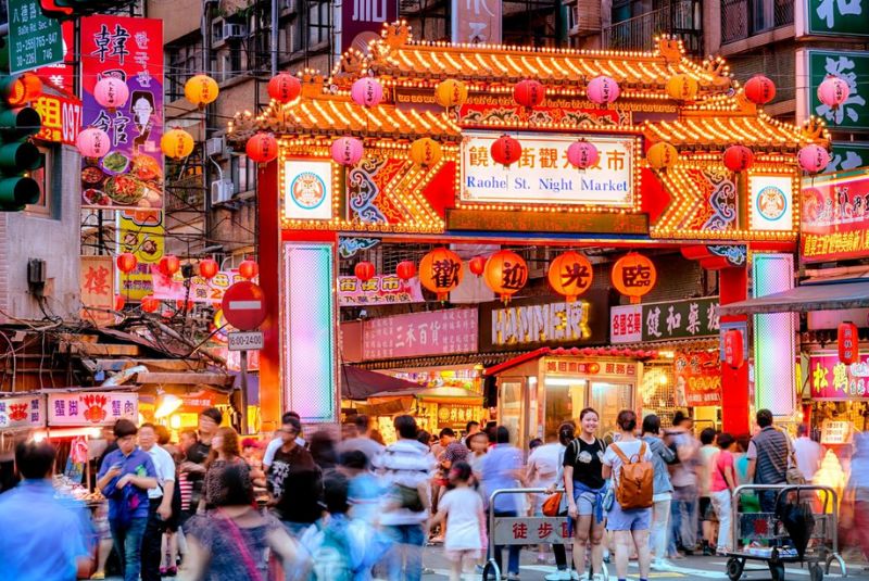 Raohe Night Market - 4 days Taiwan private tour Raohe Night Market - 4 days Taiwan private tour