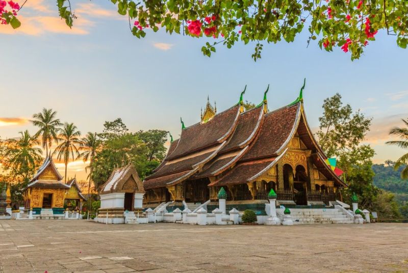 Wat Xieng Thong - 5 days Luang Prabang tour Wat Xieng Thong - 5 days Luang Prabang tour
