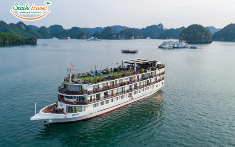 Halong Bay cruise tour of Amanda Cruise