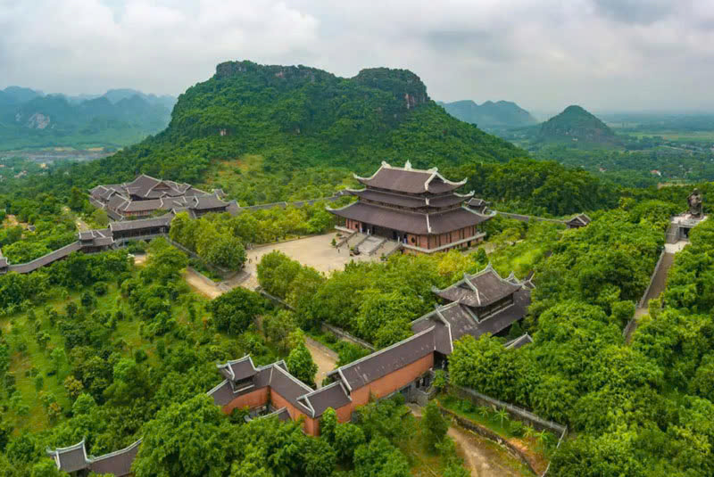 Bai Dinh Pagoda is located in Trang An Scenic Landscape Complex Bai Dinh Pagoda is located in Trang An Scenic Landscape Complex