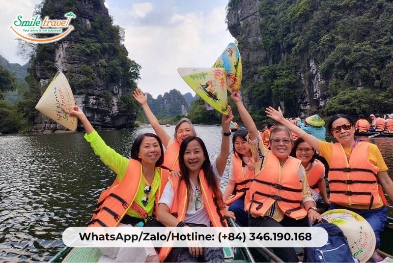 November is an ideal time to come to Ha Long Bay November is an ideal time to come to Ha Long Bay