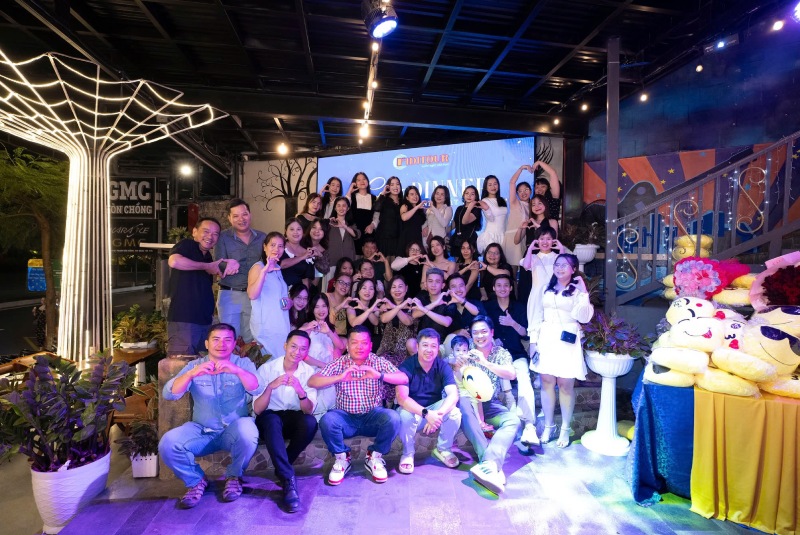 Fiditour was established in 1989 with the initial business of organizing Vietnamese tourism for foreign tourists Fiditour was established in 1989 with the initial business of organizing Vietnamese tourism for foreign tourists