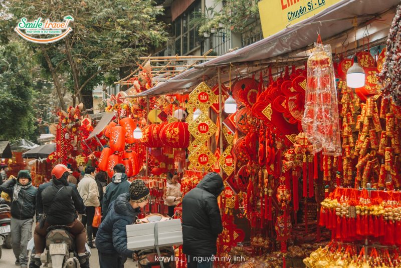 Hang Ma Street is colorful in Tet Holiday Hang Ma Street is colorful in Tet Holiday