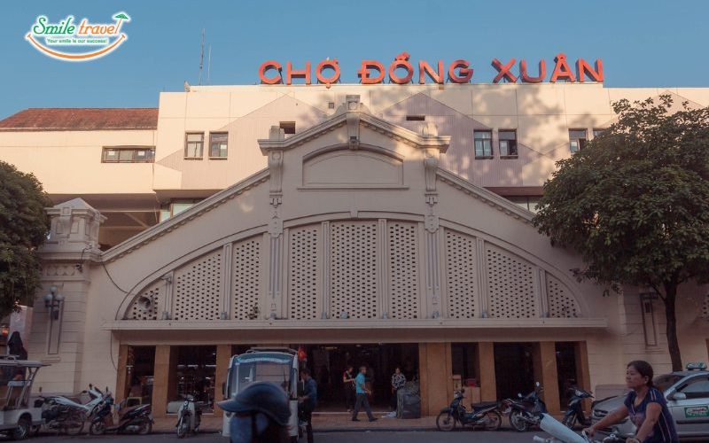 Dong Xuan Market is one of the largest markets in Hanoi