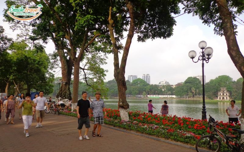 Walking around Hoàn Kiếm Lake Hanoi