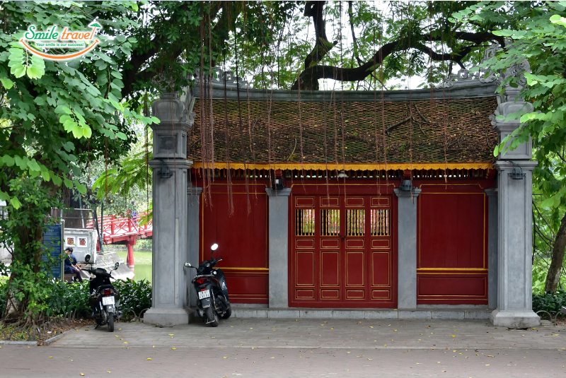 Ba Kieu Temple next to Hoan Kiem Lake Hanoi Ba Kieu Temple next to Hoan Kiem Lake Hanoi