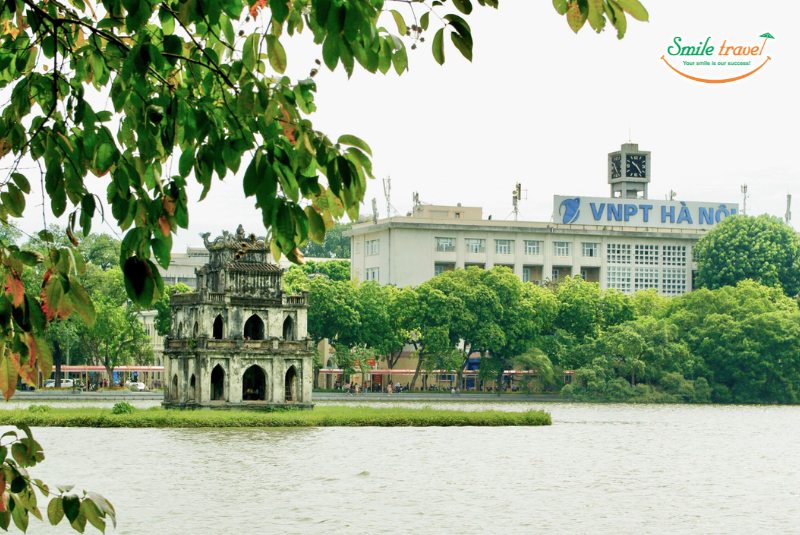 Turtle Tower in the middle of Hoàn Kiếm Lake Turtle Tower in the middle of Hoàn Kiếm Lake