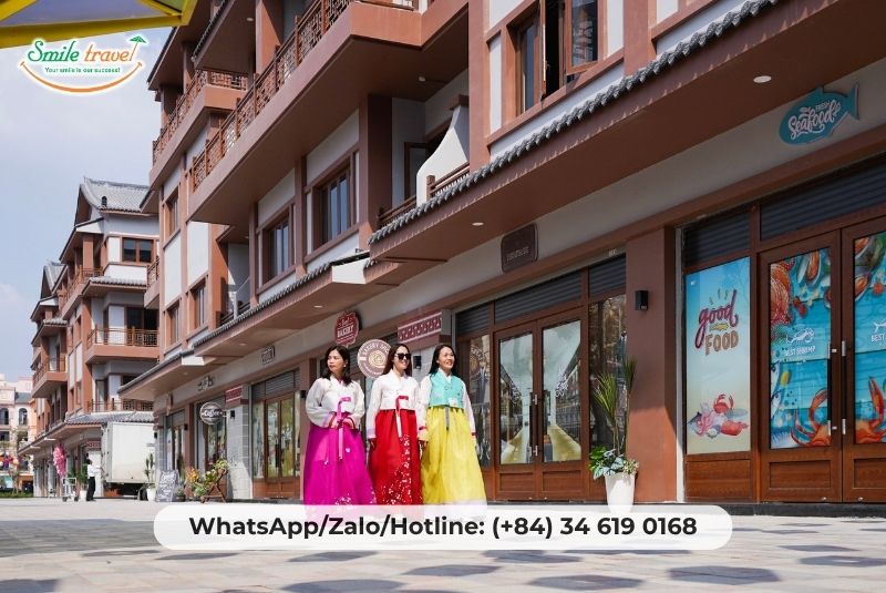 K-Town reproduces famous streets in Korea such as Itaewon, Gangnam, Myeongdong, Hongdae K-Town reproduces famous streets in Korea such as Itaewon, Gangnam, Myeongdong, Hongdae