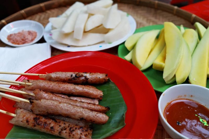 Nem nướng Ấu Triệu - Street food tour Hanoi Nem nướng Ấu Triệu - Street food tour Hanoi