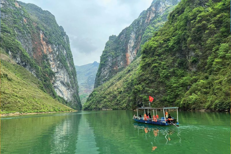 The peaceful and poetic beauty of Nho Que river The peaceful and poetic beauty of Nho Que river