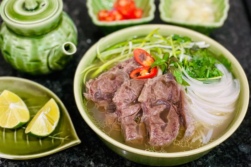 pho bo (beef pho)