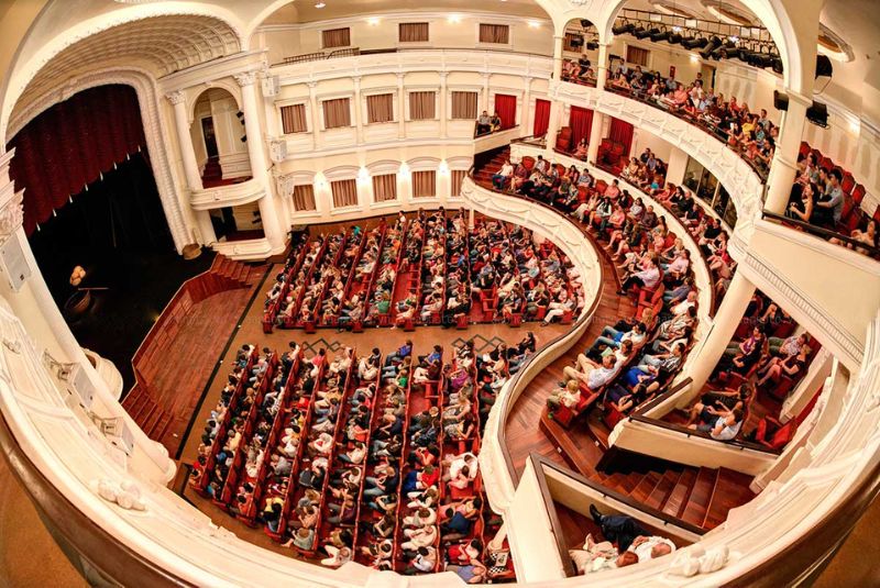 Opera House - Ho Chi Minh city tour Opera House - Ho Chi Minh city tour