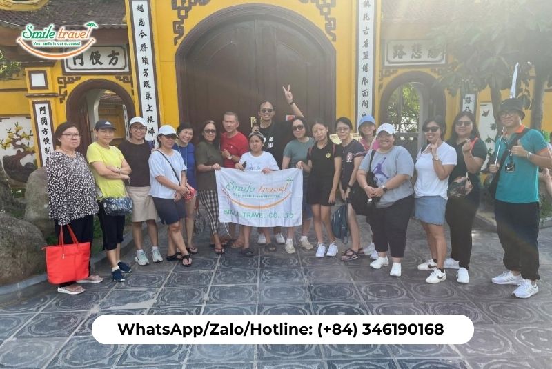 Tourists group on the Vietnam tour 7D6N of Smile Travel Co., Ltd Tourists group on the Vietnam tour 7D6N of Smile Travel Co., Ltd