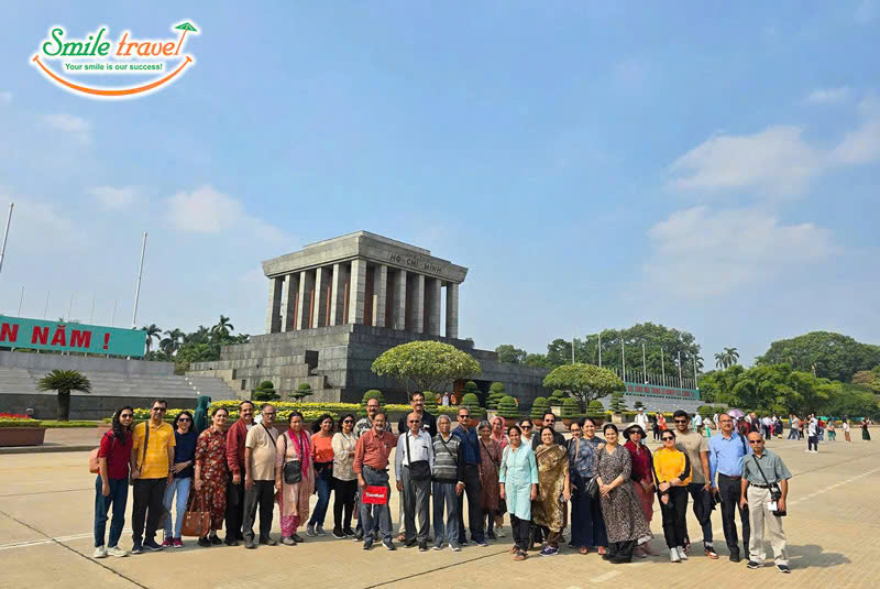 Tourists on Smile Travel Co., Ltd' Hanoi tour Tourists on Smile Travel Co., Ltd' Hanoi tour