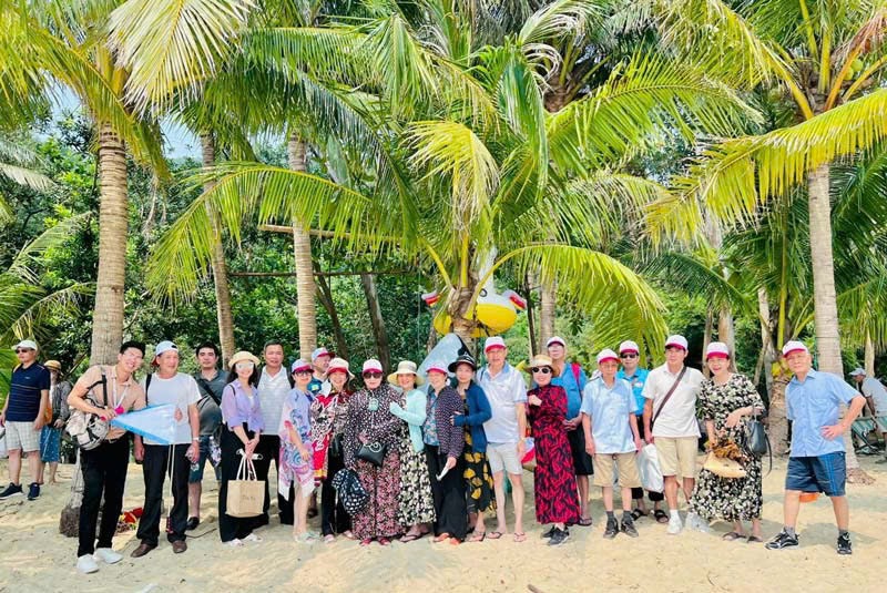 Son Tra Travel - A travel agency in Da Nang specialize in providing professional services Son Tra Travel - A travel agency in Da Nang specialize in providing professional services