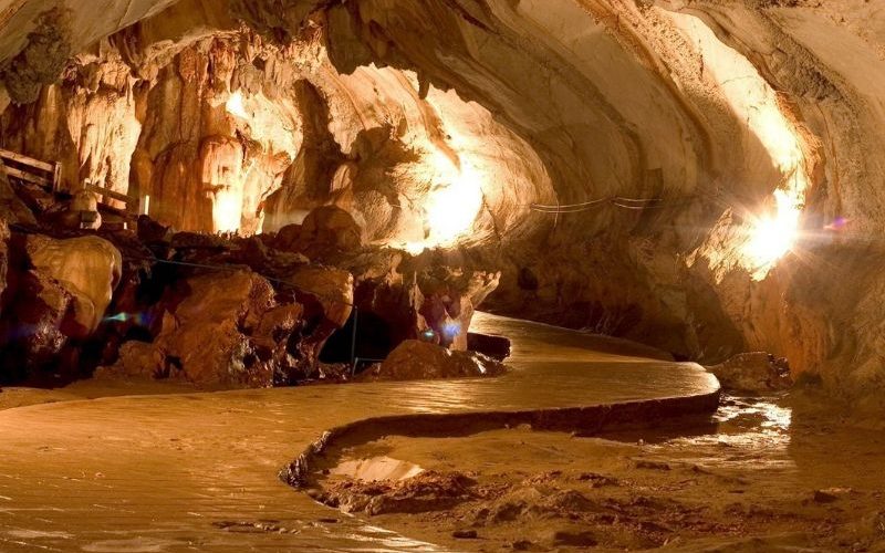 Tham Jang Cave in Vang Vieng
