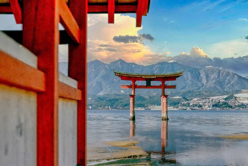 Mountains and hills occupy most of the natural area (about 73%) in Japan Mountains and hills occupy most of the natural area (about 73%) in Japan