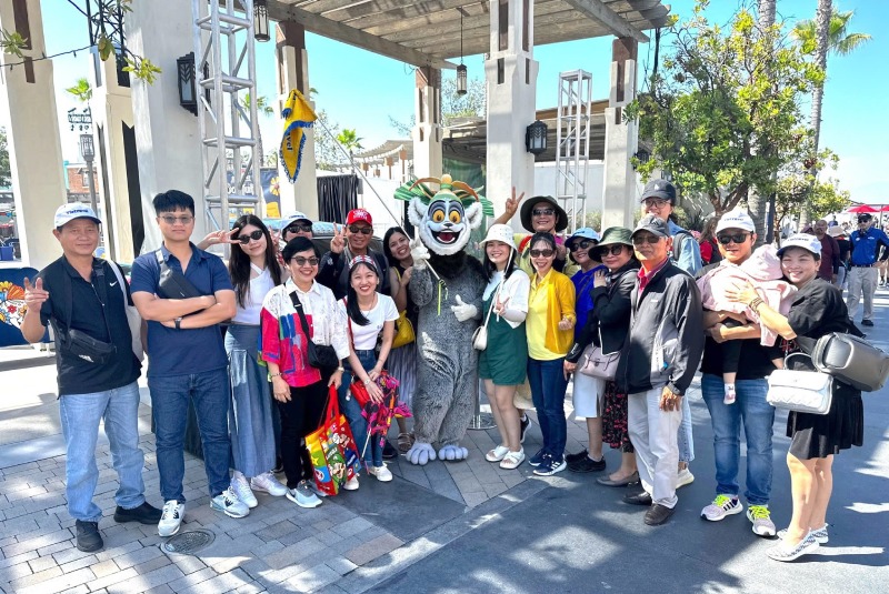 Vietravel organizes many tours throughout Vietnam and the world Vietravel organizes many tours throughout Vietnam and the world