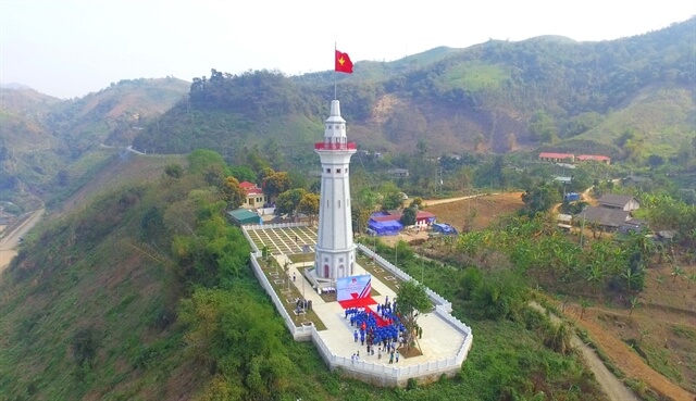 Lung Po flagpole