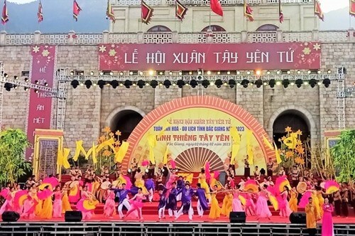 West Yen Tu
